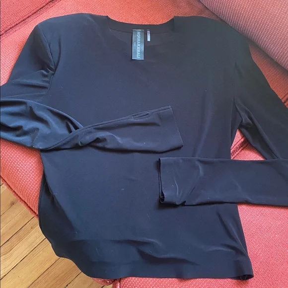 Norma Kamali shoulder pad elastic Black Long-Sleeve Top with thumbholes - Picture 3 of 8